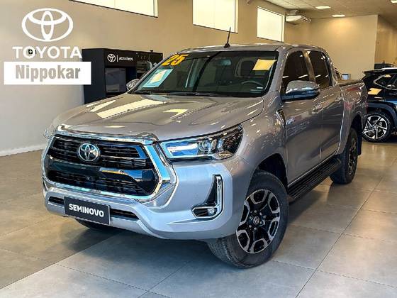 TOYOTA HILUX 2.8 D-4D TURBO DIESEL CD SRX 4X4 AUTOMÁTICO TOYOTA HILUX 2.8 D-4D TURBO DIESEL CD SRX 4X4 AUTOMÁTICO